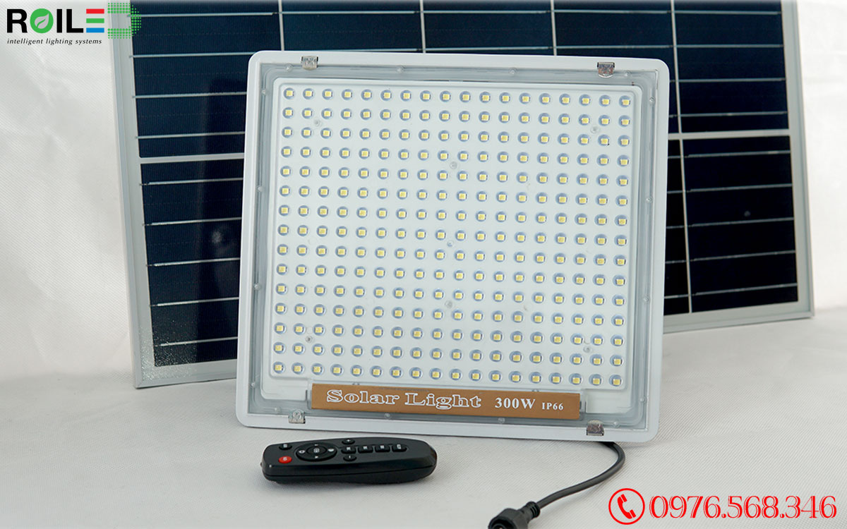 Đèn pha năng lượng mặt trời 300W cao cấp Roiled - RN300W